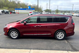 Used 2020 Chrysler Pacifica Touring-L image 5