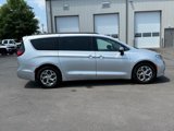 Certified 2023 Chrysler Pacifica Limited image 2