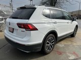 Used 2021 Volkswagen Tiguan SE w/ Panoramic Sunroof Package image 5