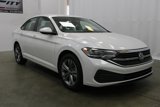 Used 2024 Volkswagen Jetta SE image 3