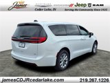 New 2026 Chrysler Pacifica Select image 4