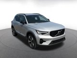 Used 2024 Volvo XC40 B5 Core image 3