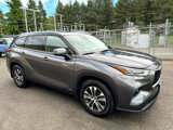 Used 2021 Toyota Highlander XLE image 3