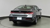 Used 2024 Hyundai Elantra SE image 6