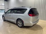 Used 2023 Chrysler Pacifica Limited image 5