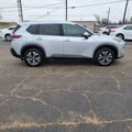 Used 2021 Nissan Rogue SV w/ Premium Package image 5