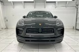 Used 2025 Porsche Macan image 3