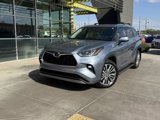 Used 2024 Toyota Highlander Platinum image 2