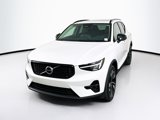 Used 2025 Volvo XC40 B5 Plus image 3