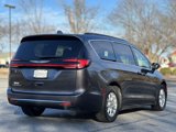 Used 2022 Chrysler Pacifica Touring-L image 5