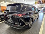 Used 2023 Toyota Sienna LE image 5