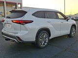 New 2025 Toyota Highlander Platinum image 5