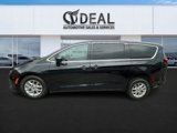 Used 2023 Chrysler Voyager LX image 2