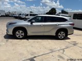 Used 2022 Toyota Highlander LE image 4