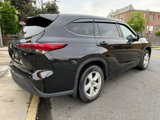 Used 2023 Toyota Highlander LE image 4