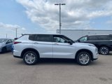 Used 2024 Mitsubishi Outlander ES image 4