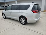 Used 2024 Chrysler Pacifica Touring-L image 3