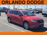 New 2025 Chrysler Pacifica Select image 2