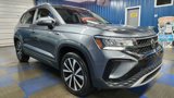 Used 2022 Volkswagen Taos SE w/ IQ.Drive SE Package image 2