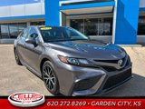 Used 2023 Toyota Camry SE image 2