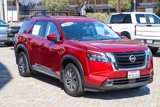 Used 2024 Nissan Pathfinder SV image 3