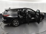 Used 2022 Toyota Highlander XLE image 6
