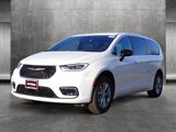 New 2025 Chrysler Pacifica Select image 2