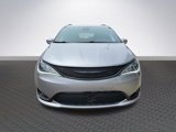 Used 2020 Chrysler Pacifica Limited w/ Advanced Safetytec Group image 2