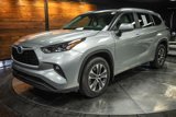 Used 2024 Toyota Highlander XLE image 2