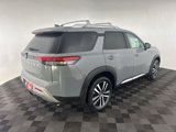 New 2025 Nissan Pathfinder Platinum image 6