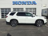 New 2025 Honda Pilot Elite image 2