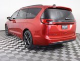 New 2025 Chrysler Pacifica Limited w/ Uconnect Theater Family Group image 5
