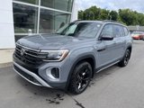 New 2025 Volkswagen Atlas Peak Edition SE image 3