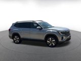Used 2024 Volkswagen Atlas SE image 2