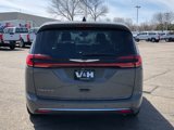 Used 2023 Chrysler Pacifica Touring-L image 4