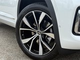 New 2025 Volkswagen Atlas SEL Premium R-Line image 2