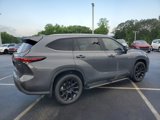 Used 2025 Toyota Highlander XLE image 4
