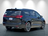 New 2025 Chrysler Pacifica Limited image 4