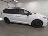 New 2025 Chrysler Pacifica Premium image 2