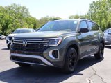 New 2025 Volkswagen Atlas Peak Edition SE image 3