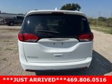 Used 2020 Chrysler Pacifica Touring-L image 4