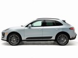 Certified 2024 Porsche Macan image 2
