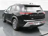 New 2025 Nissan Pathfinder SL image 4