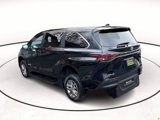 Used 2025 Toyota Sienna LE image 3