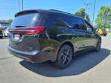 New 2025 Chrysler Pacifica Limited image 2