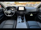 New 2025 Nissan Pathfinder SL image 5