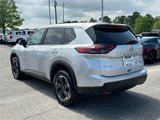 Used 2025 Nissan Rogue SV image 5