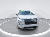 New 2025 Mitsubishi Outlander SE image 3