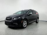 Used 2022 Chrysler Pacifica Limited image 3
