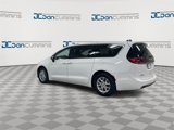 Used 2023 Chrysler Pacifica Touring-L image 6